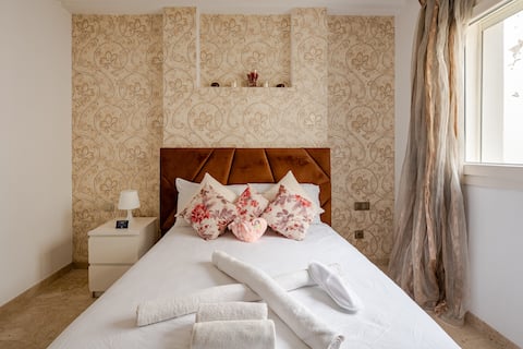 AS Luxury apartment 5 min to the beach / Free parking