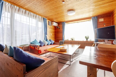 Base Shiraroi Mall with hot springs