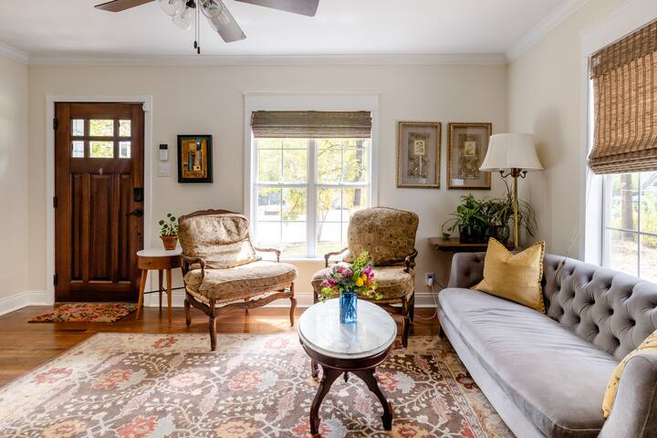 Cute 40s Cottage w/ Pool and huge fenced backyard. gallery image 2