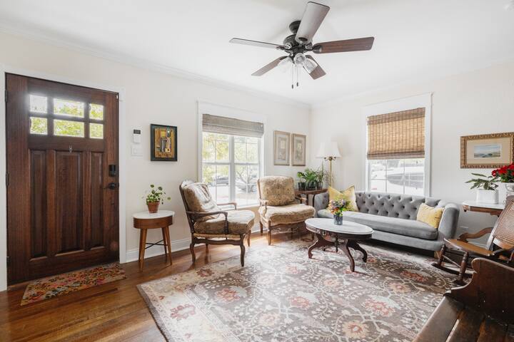 Cute 40s Cottage w/ Pool and huge fenced backyard. gallery image 3