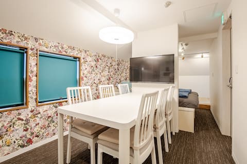 3F 6 min from JR Shin-Ohkubo Sta., 15 min walk from JR Shinjuku Family Friends [Max 4 people + 1 child 120cm or less]