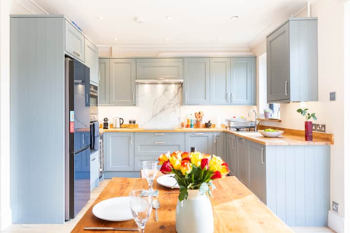 Large Bedroom, Sunset Park Views, Harrow - Harrow