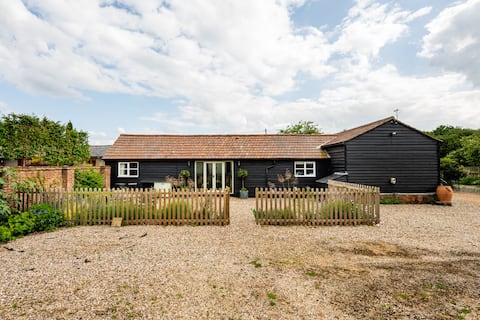 Cosy Cottage in Rural Setting
