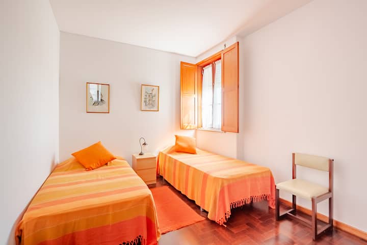 Orange Room, Upper Floor