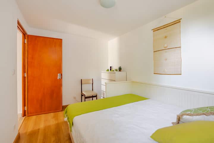 White Room, Ground Floor