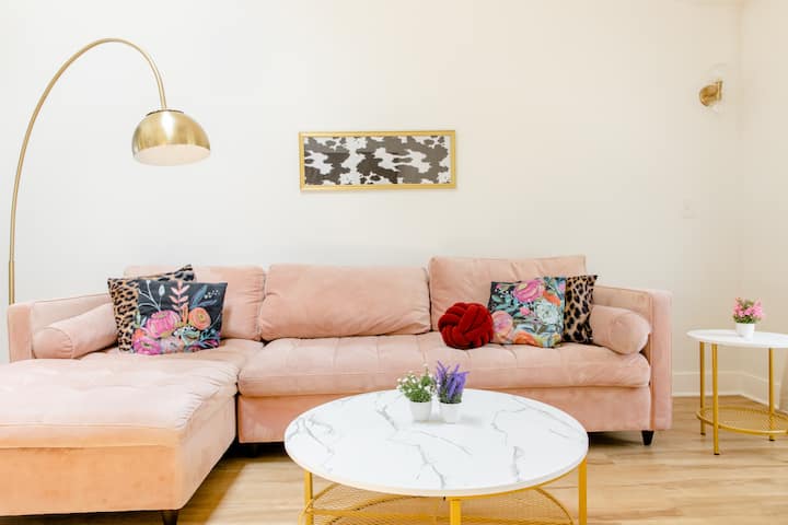 Luxe Modern Hideaway In Downtown Decatur - 1br 1ba - Decatur, GA