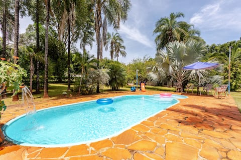 Farmhouse with Heated Pool and Fireplace - 5' Goiânia