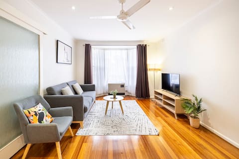 2B1B Essential Unit in central Glen Waverley