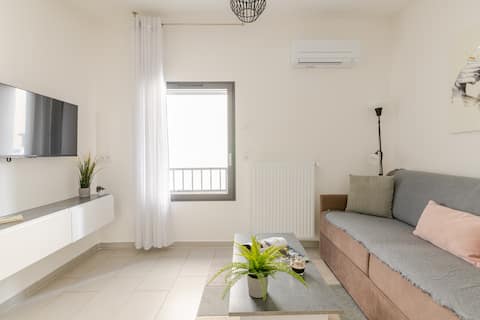 Access Gare Part-Dieu (10 min) Lyon centre (20 min)