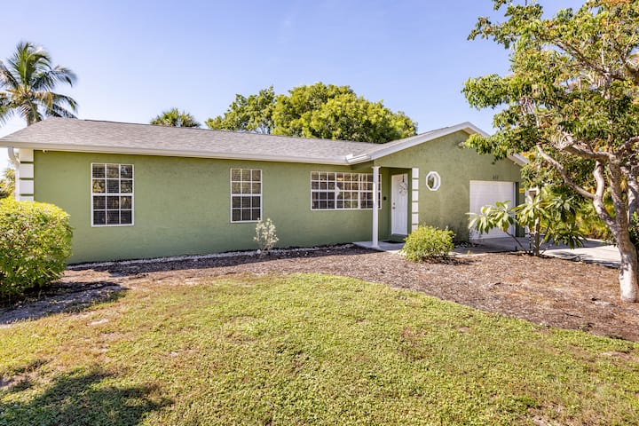 Serenity | Pets | Top Location | Bbq - Marco Island, FL