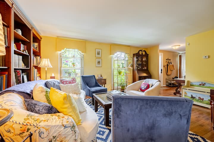 Max & Boo's House - Leesburg, VA