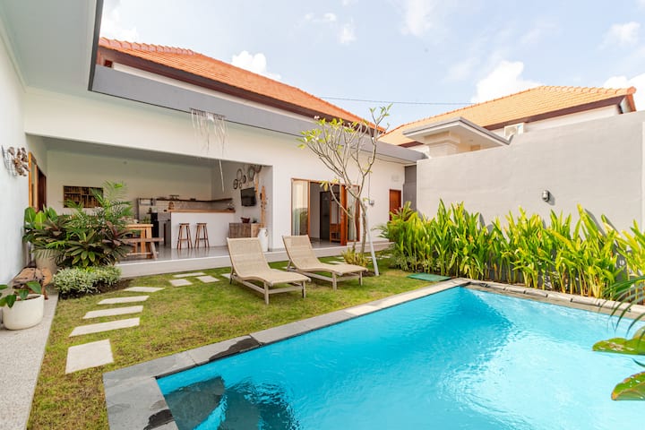 Villa Ashanka Between Seminyak & Canggu Beach