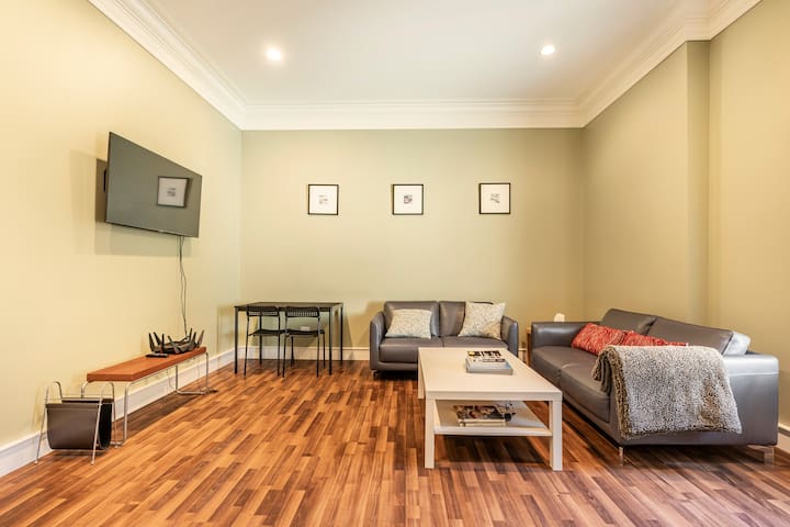 Spacious 4 Bed 2 Bath Basement Suite in Oakridge