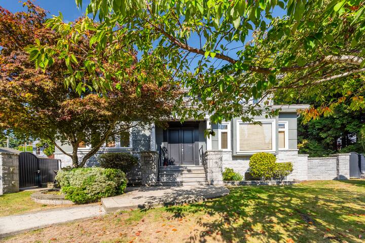 Spacious 4 Bed 2 Bath Basement Suite in Oakridge gallery image 5