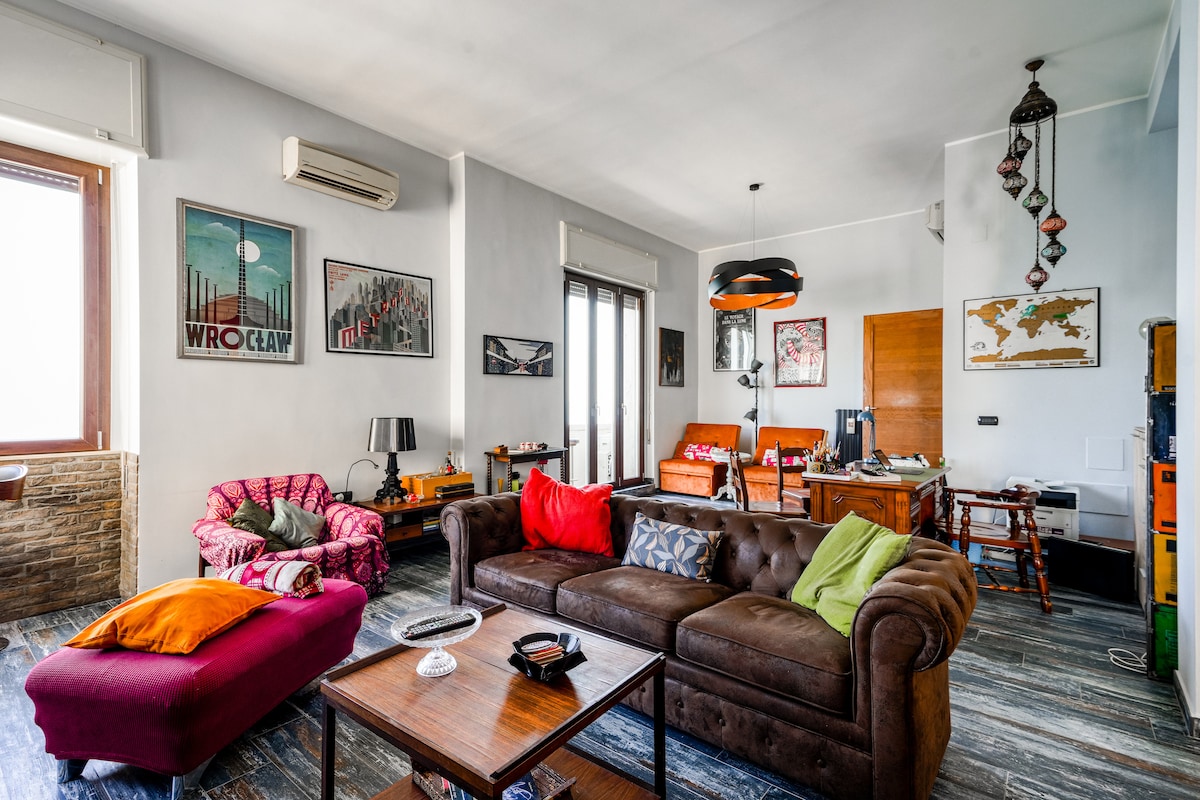 Annonce Airbnb populaire: Eclectic apartment/Seafront and Historic Center à Bari