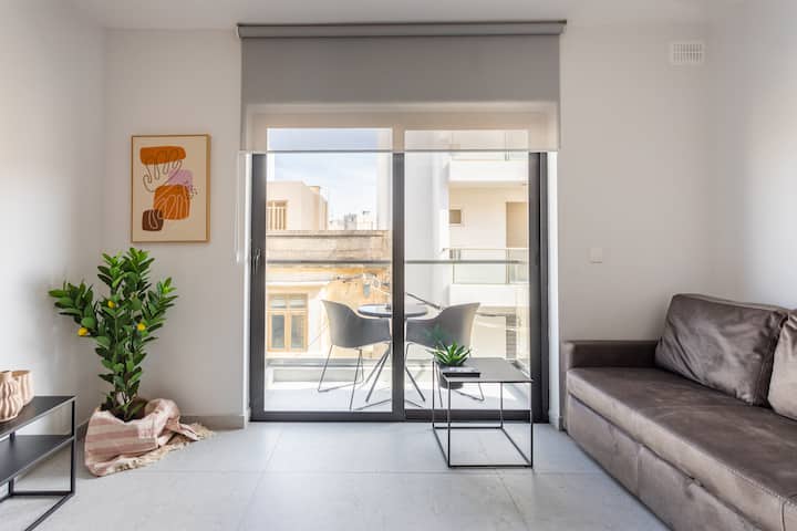 Sliema Cozy 1br Getaway With Balcony - Malta