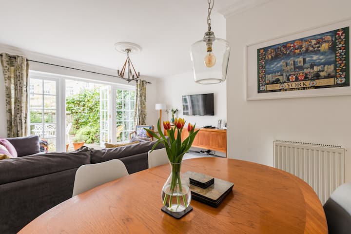 Spacious Stylish House,r/way Museum,parking,garden - York