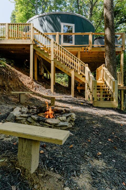 Windsong Tree top yurt w/ hot tub