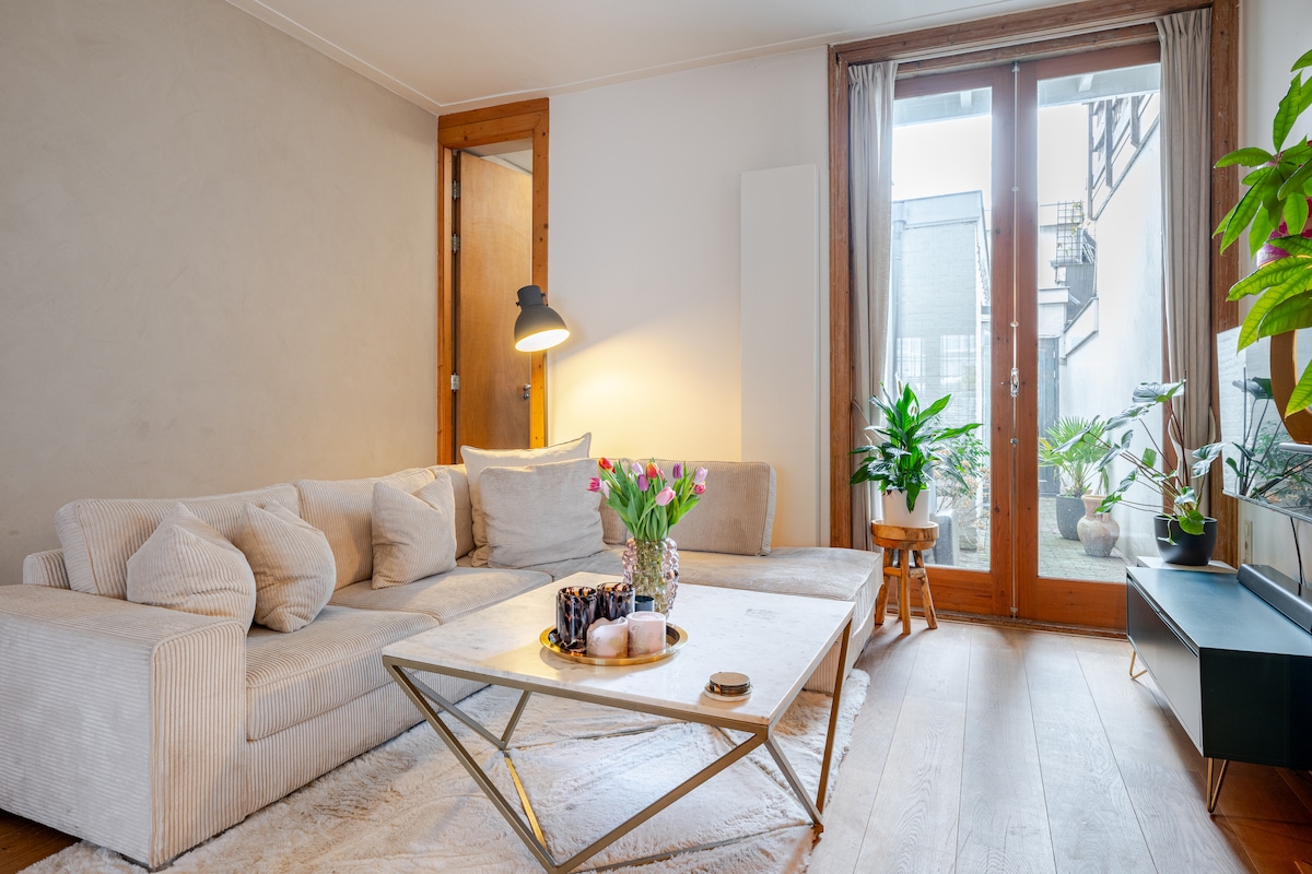 Top Airbnb: Luxury ground floor apartment in the Jordaan in Elandsgrachtbuurt