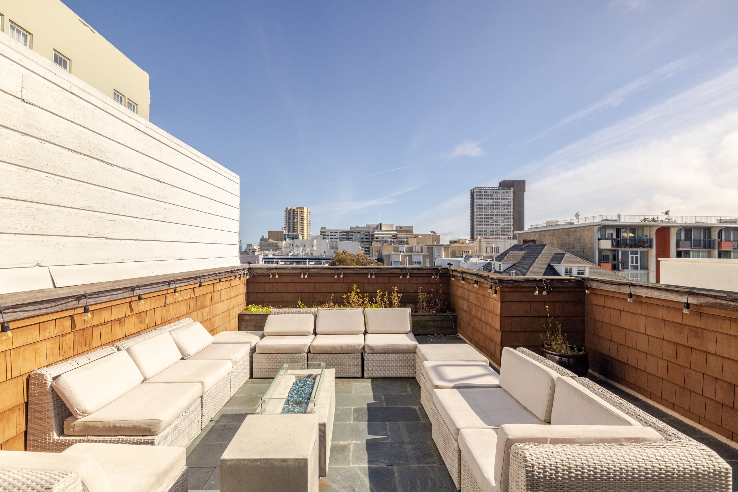 Home in San Francisco · ★4.94 · 3 bedrooms · 3 beds · 2.5 baths - Image 36
