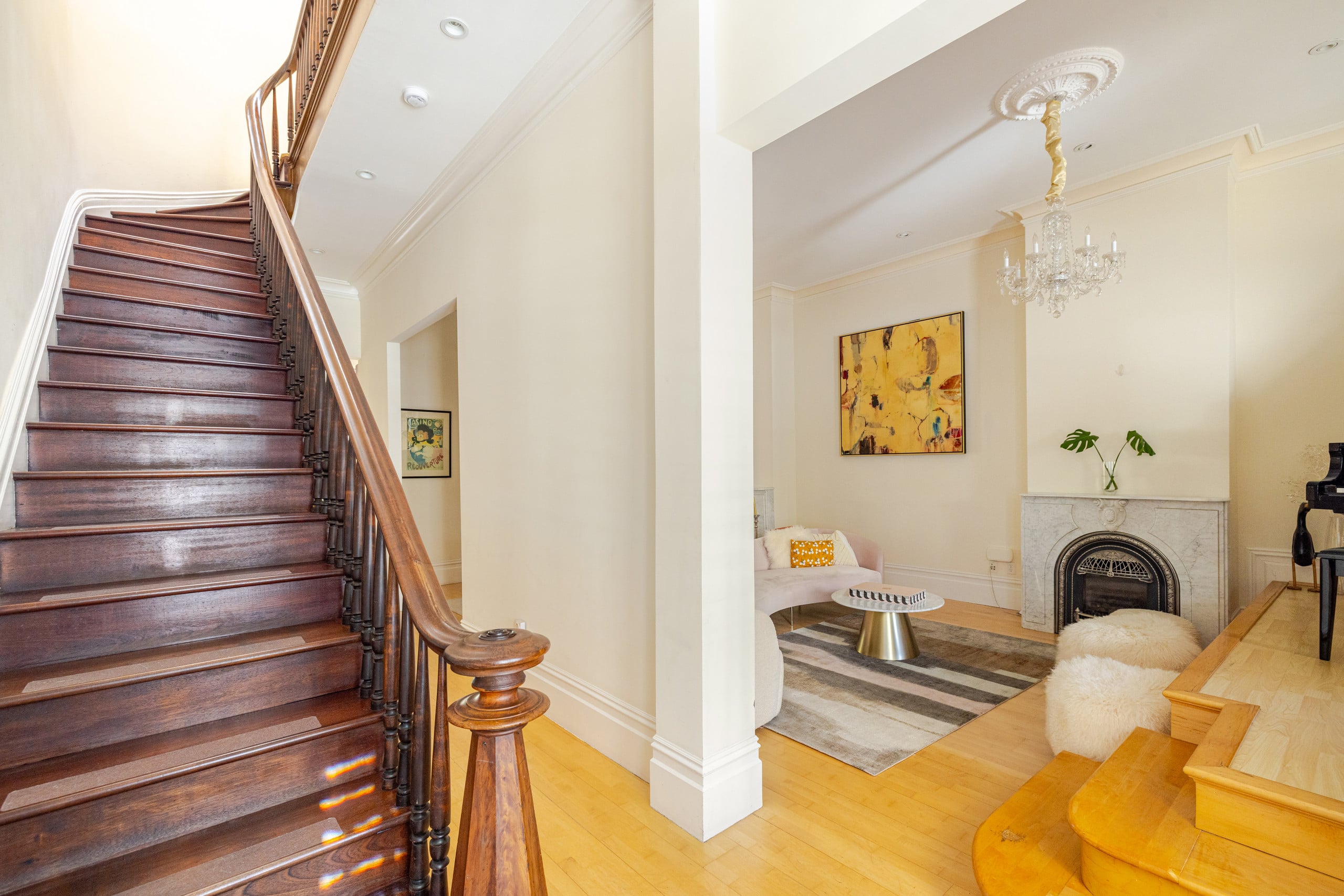 Home in San Francisco · ★4.94 · 3 bedrooms · 3 beds · 2.5 baths - Image 4