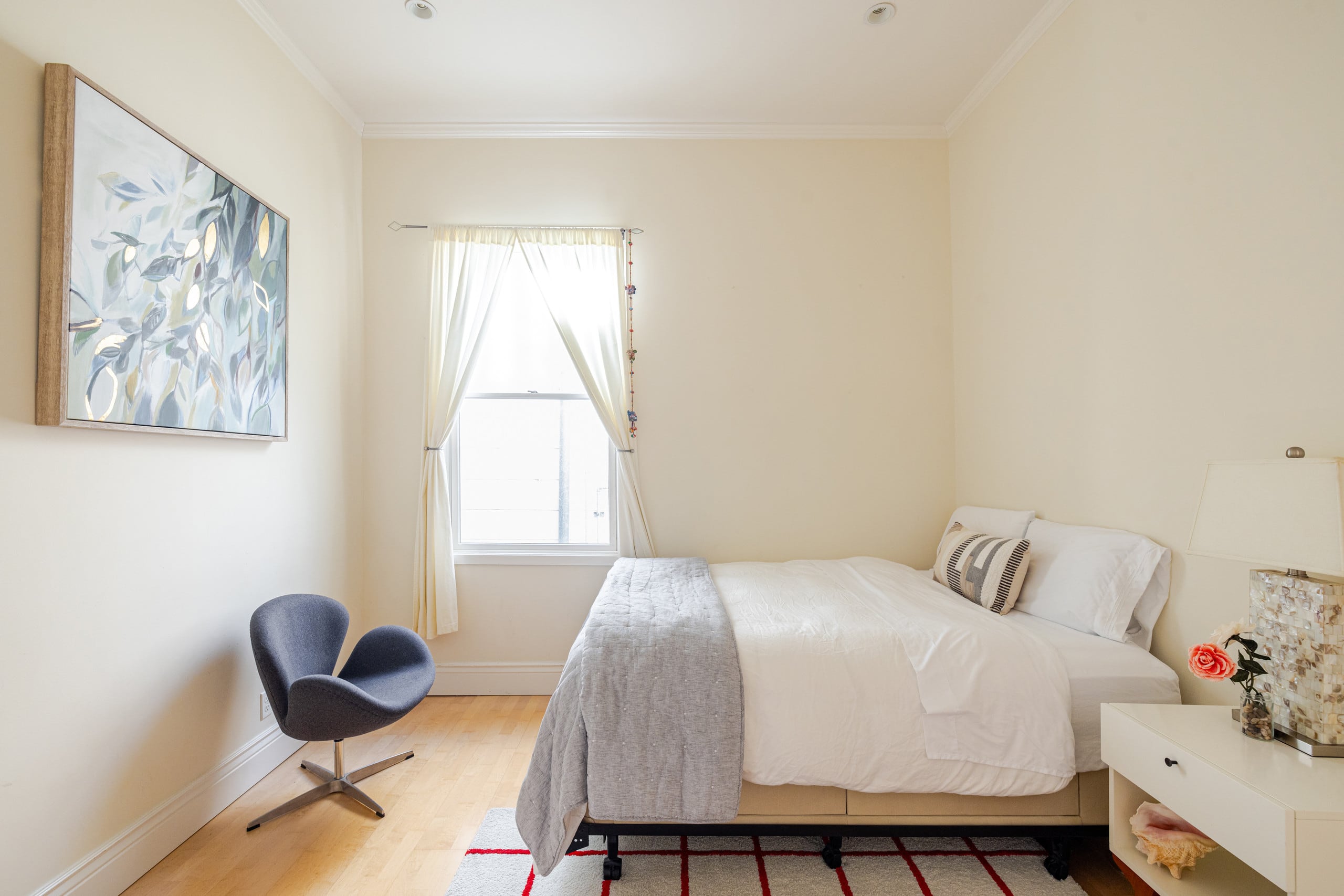 Home in San Francisco · ★4.94 · 3 bedrooms · 3 beds · 2.5 baths - Image 19