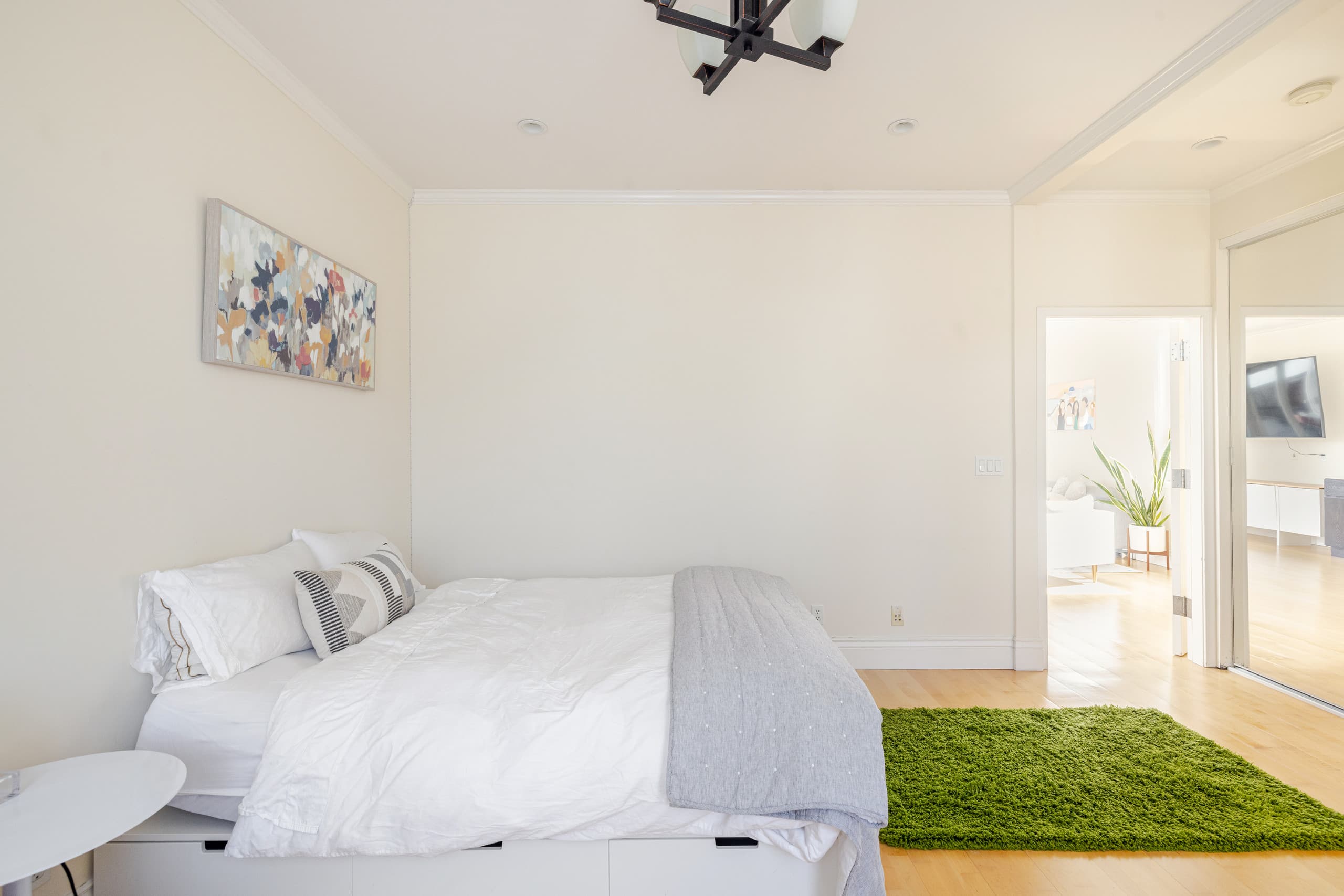 Home in San Francisco · ★4.94 · 3 bedrooms · 3 beds · 2.5 baths - Image 27