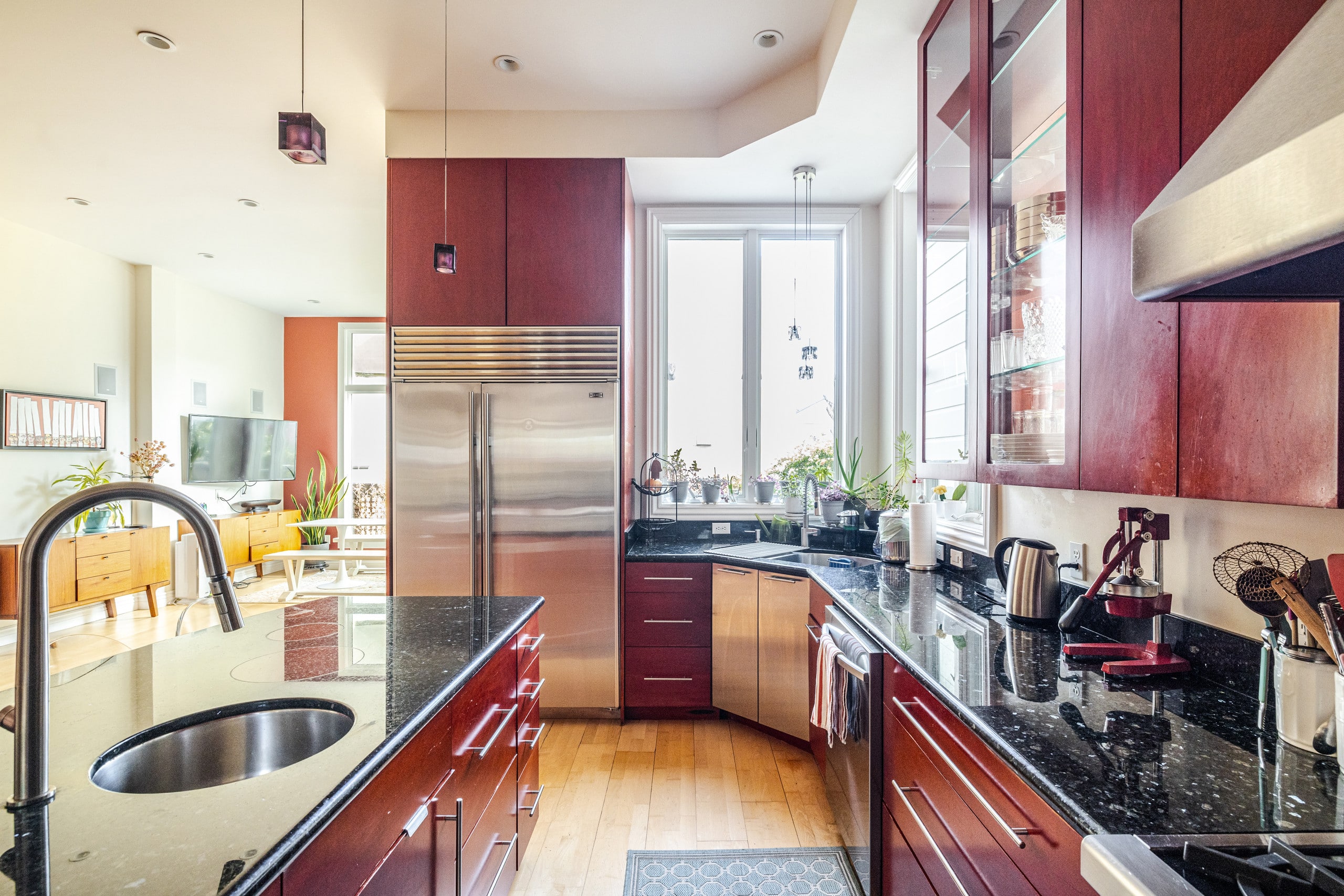 Home in San Francisco · ★4.94 · 3 bedrooms · 3 beds · 2.5 baths - Image 9