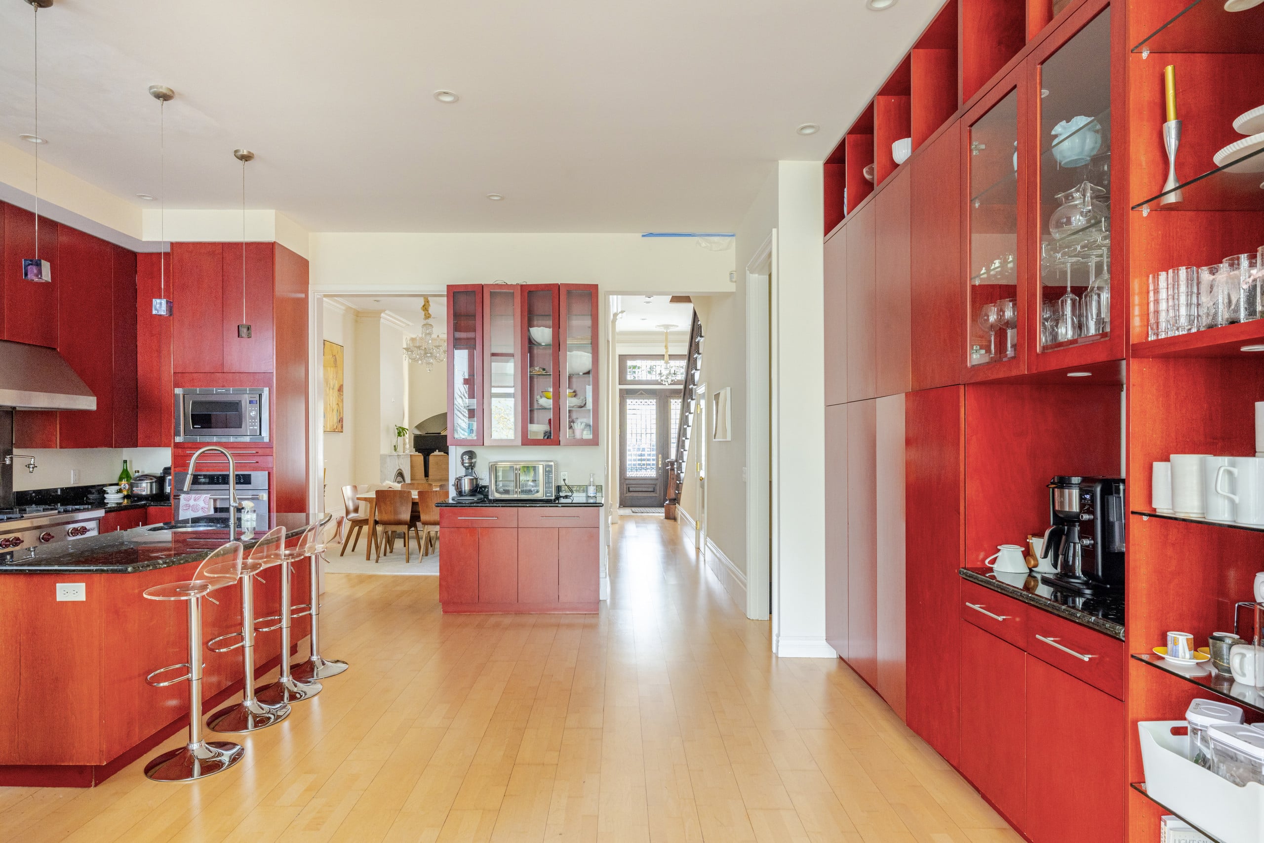 Home in San Francisco · ★4.94 · 3 bedrooms · 3 beds · 2.5 baths - Image 8