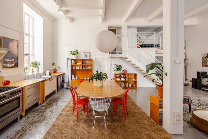 Airy, art-filled Loft in Windsor gallery image 4