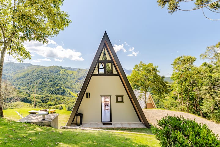 Entire home with 1 bedrooms in Campos Do Jordão - Villa Alpes - Cabana A-Frame Zermatt