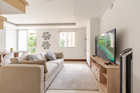 Top Airbnb: Luxury apartment in Cali 401 in Urbanización Ciudad Jardín