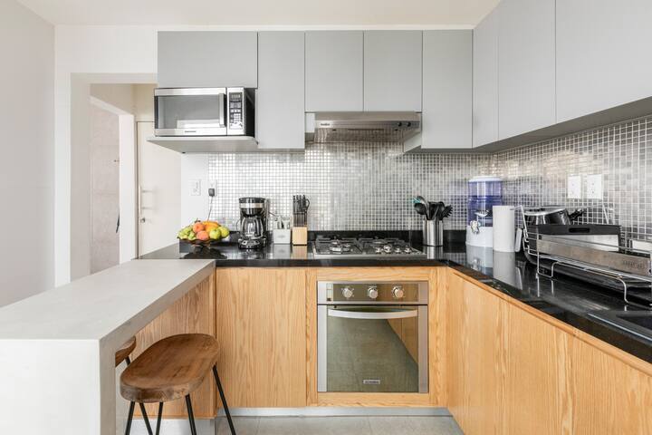 Wonderful 3BR Condesa Home with Rooftop gallery image 5