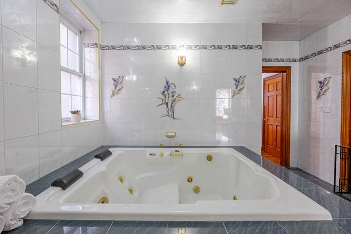 @the Chillspot Duplex ( KNG sz Bds) 3 bathrooms gallery image 3