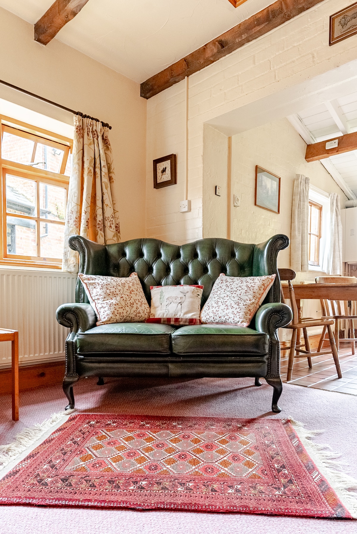 Popular Airbnb listing: Coachmans Cottage in Hythe And Dibden