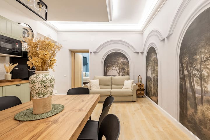 Large and historic apartment in Vatican Museums