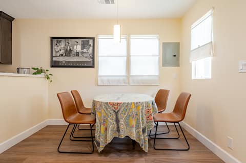 A.C.E.S Oasis. Spacious Newly Built 1 Bedroom Apt.