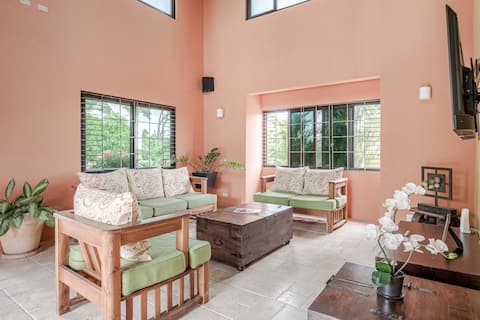 Villa Serene, Jewel of Black River