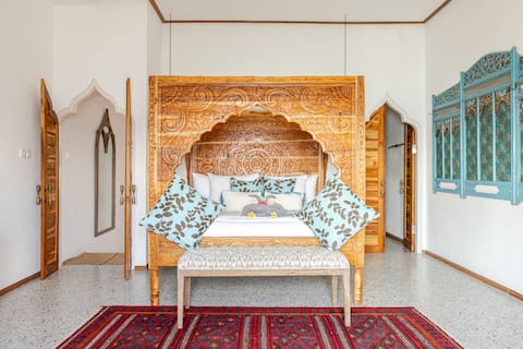 Beachfront Pool Villa La Marrocco