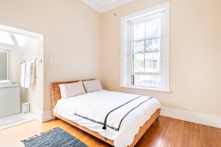 Classic home, 360 mountain views gallery image 5