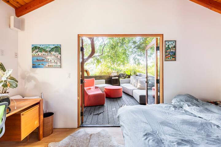 The Paradise Hot-Tub Treehouse gallery image 4