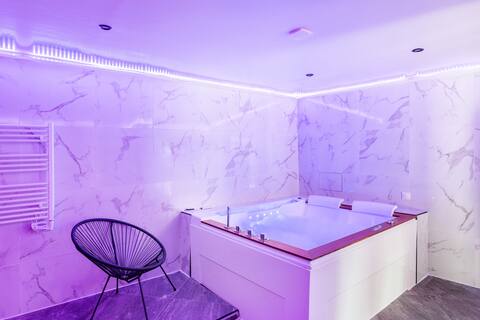 Duplex jacuzzi / sauna / hammam privée