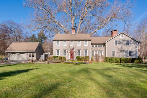 Historic 3 Acre Estate | Pool+HotTub | Firepit+BBQ