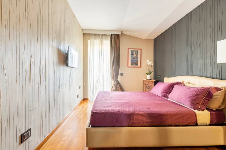 DolceVita: 5 steps to Trevi Fountain&Spain Square! gallery image 4