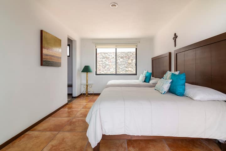 Დონე 1: საძინებელი 4, ორი ორადგილიანი საწოლი