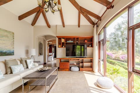 Romantic Getaway, Mountain views!