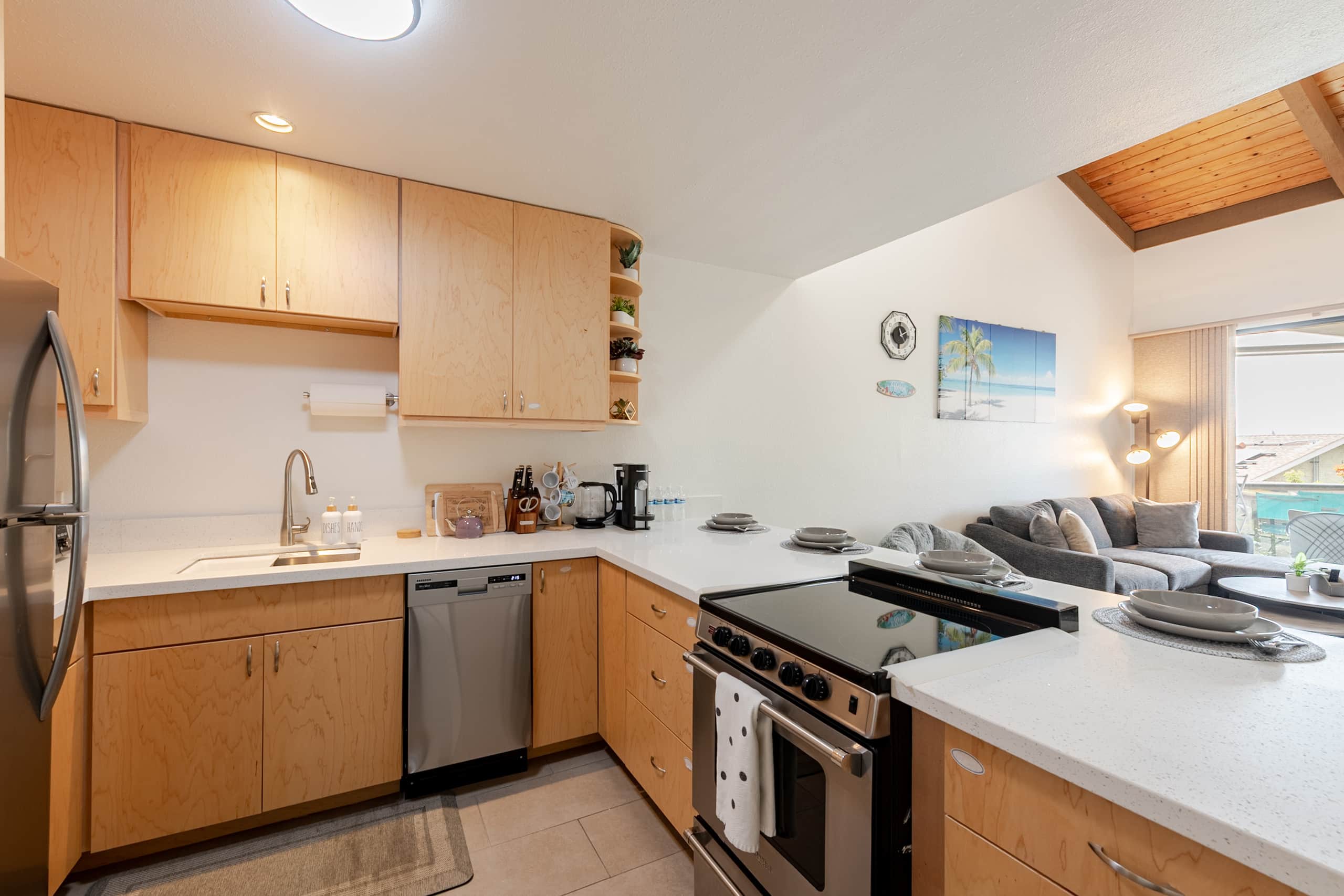 Lokahi Hale. Down town, newly renovated loft - Image 9