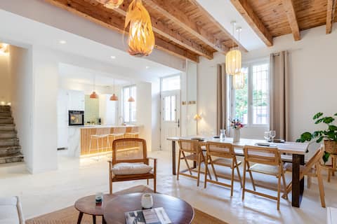 Authentic building - historic centre of Perpignan