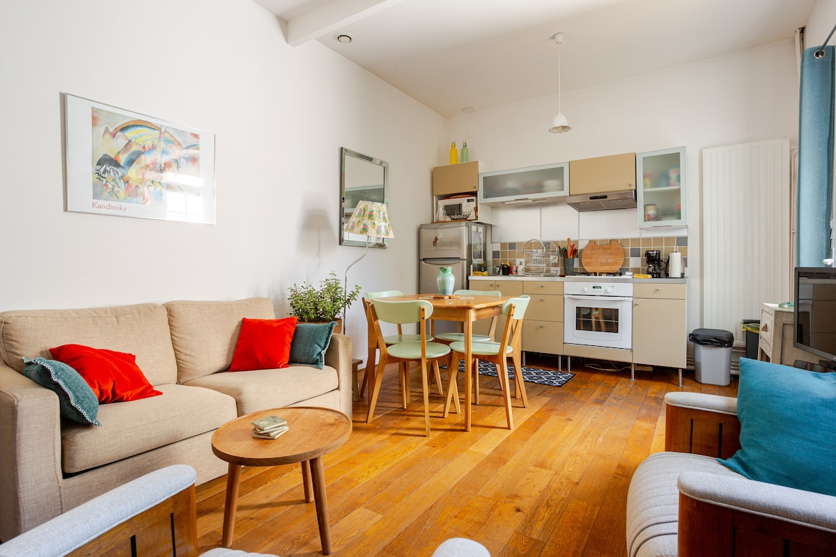 Top performing Airbnb: Small functional house with private garden in Bordeaux