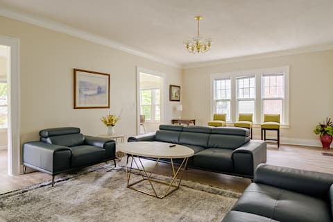 Walking distance to SU